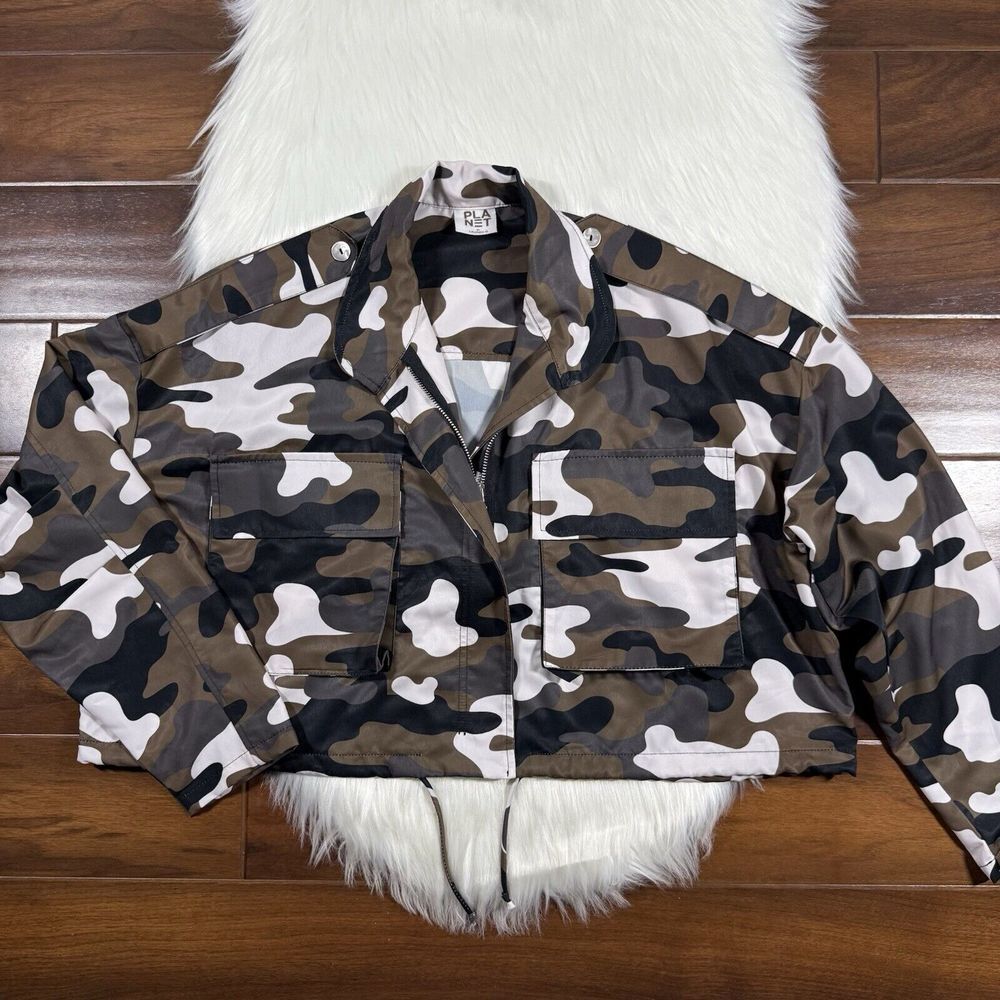 Planet Women's‎ One Size Camo Polysilk Boxy Cropped Lightweight Jacket